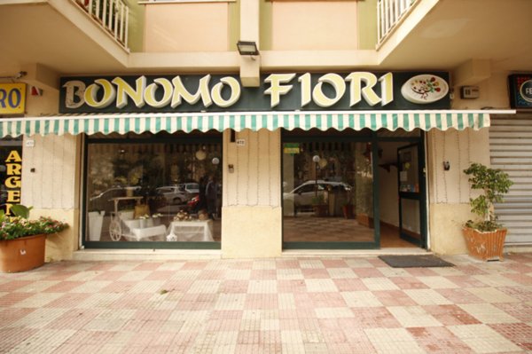 negozio in affitto a Palermo