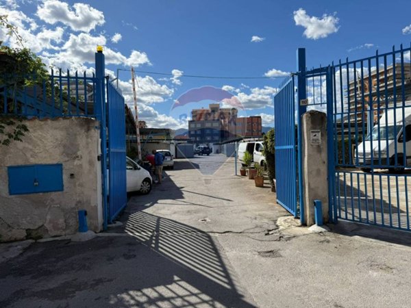 negozio in affitto a Palermo in zona Uditore