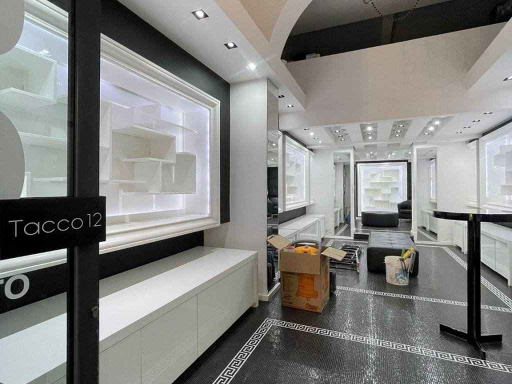 negozio in affitto a Palermo in zona Libertà