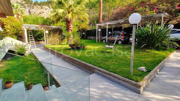 casa indipendente in affitto a Palermo in zona Mondello