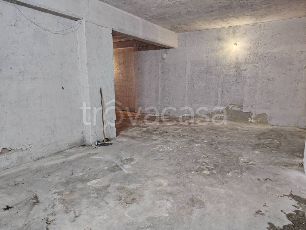 locale commerciale in affitto a Palermo