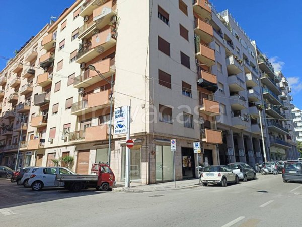 negozio in affitto a Palermo in zona Libertà