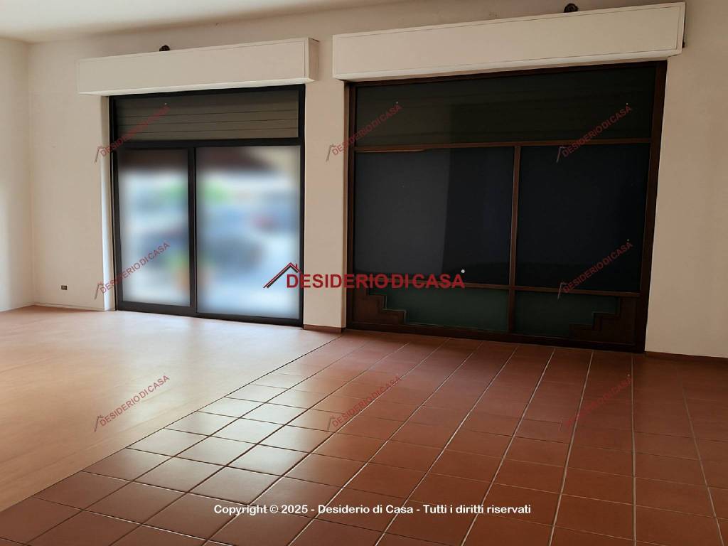 negozio in affitto a Palermo in zona Libertà