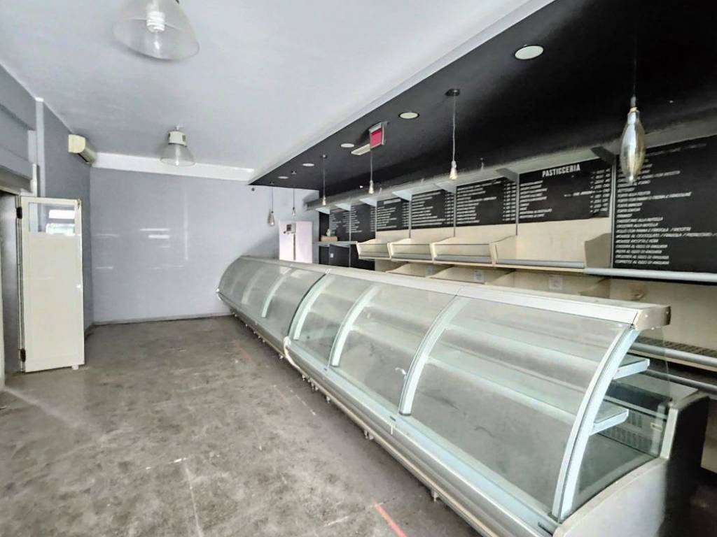 negozio in affitto a Palermo in zona Pallavicino