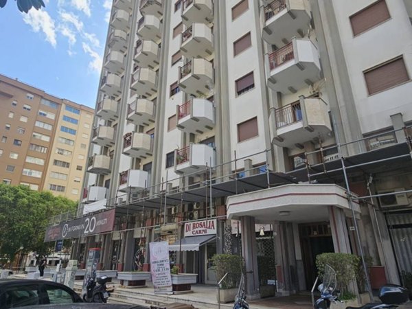 ufficio in affitto a Palermo in zona Politeama