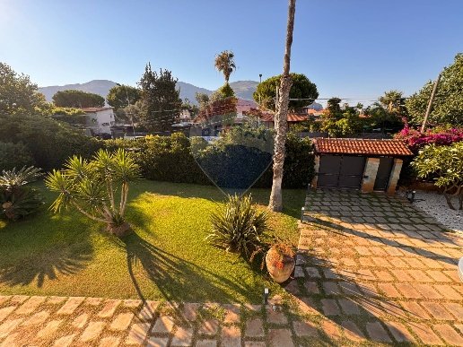 appartamento in affitto a Palermo in zona Mondello