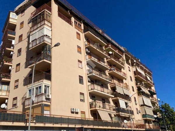 appartamento in affitto a Palermo in zona Montegrappa / Santa Rosalia