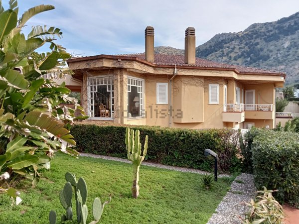 appartamento in affitto a Palermo in zona Mondello