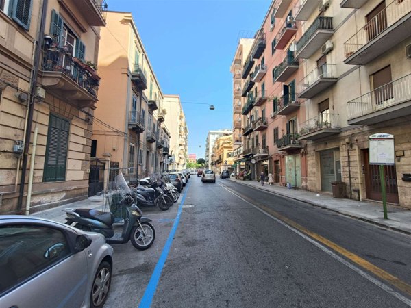 negozio in affitto a Palermo in zona Libertà