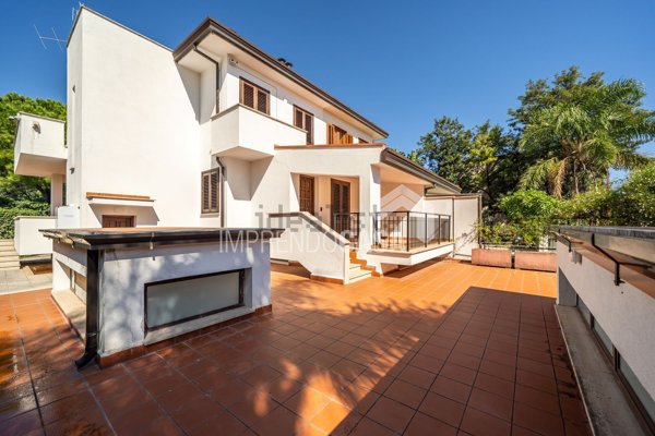 casa indipendente in affitto a Palermo in zona Mondello