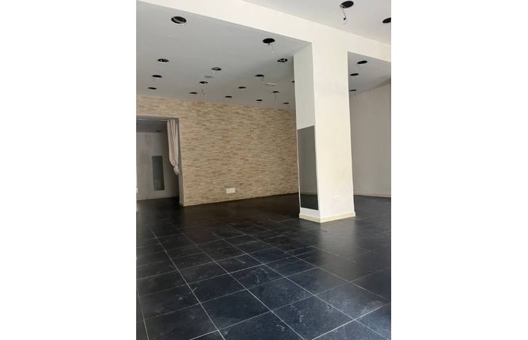 negozio in affitto a Palermo