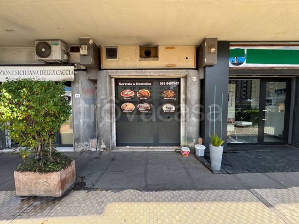 negozio in affitto a Palermo in zona Noce