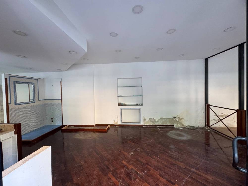 negozio in affitto a Palermo in zona Libertà