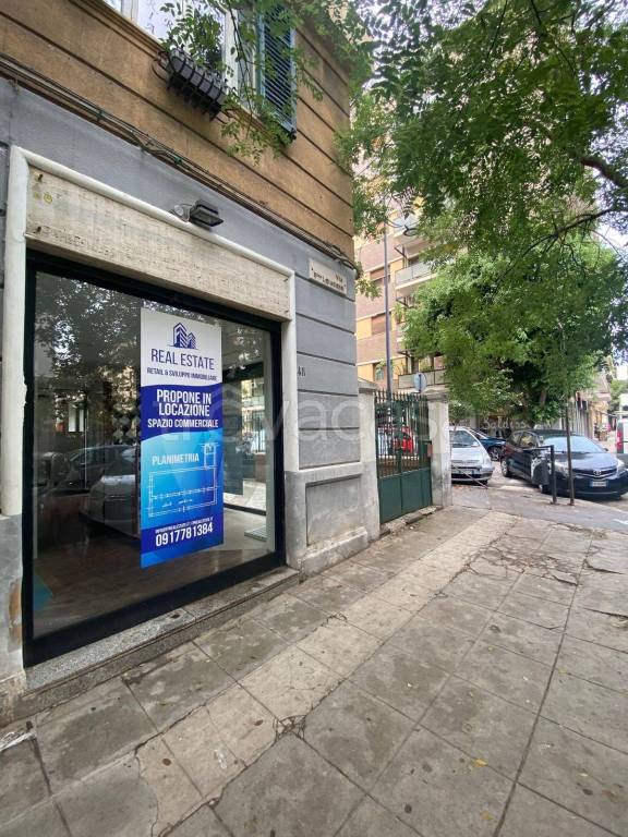 negozio in affitto a Palermo in zona Libertà