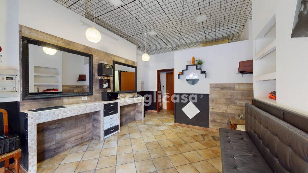 negozio in affitto a Palermo in zona Libertà