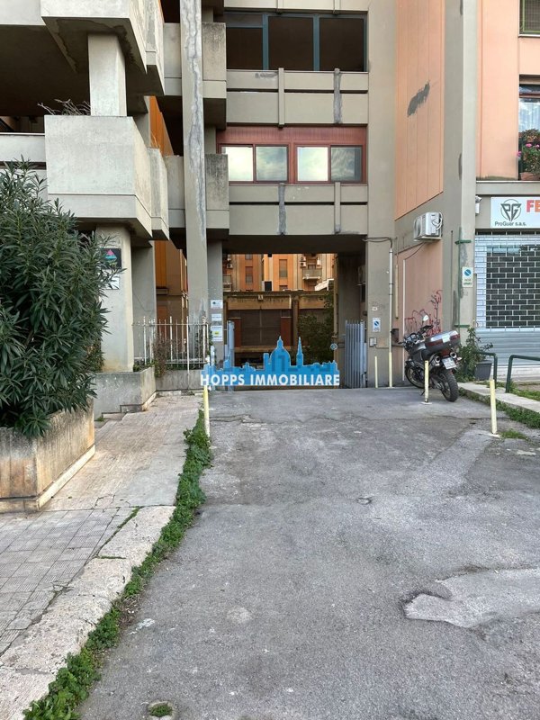 locale di sgombero in affitto a Palermo in zona Malaspina/Palagonia