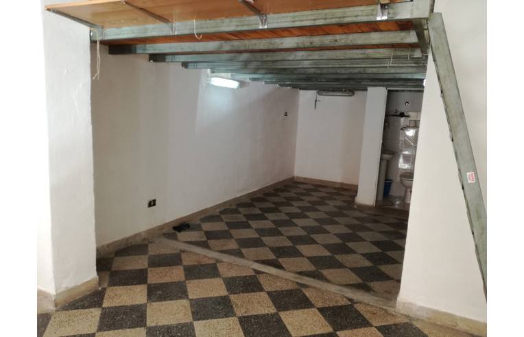 locale di sgombero in affitto a Palermo