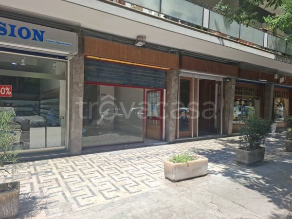 negozio in affitto a Palermo in zona Libertà