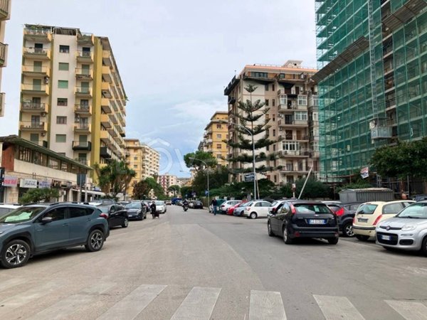 negozio in affitto a Palermo in zona Noce