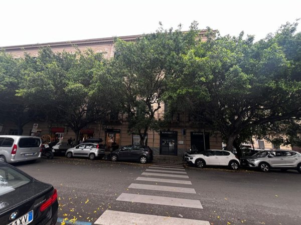 locale commerciale in affitto a Palermo in zona Politeama