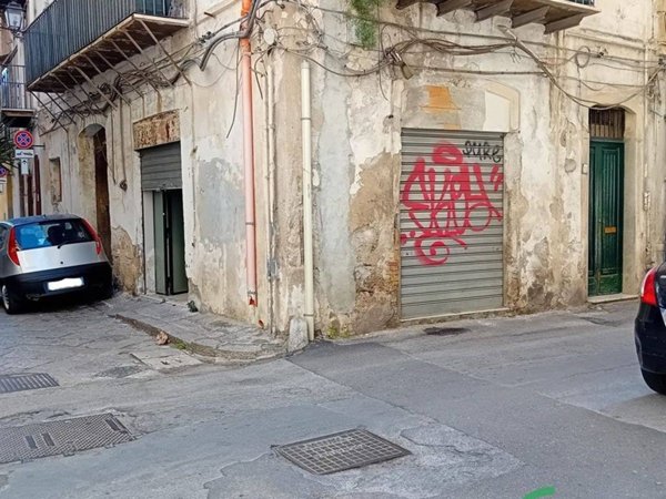 negozio in affitto a Palermo in zona Centro storico