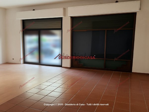 locale commerciale in affitto a Palermo in zona Libertà