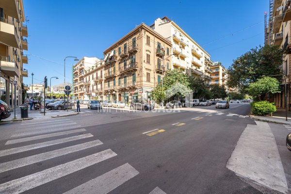negozio in affitto a Palermo in zona Libertà