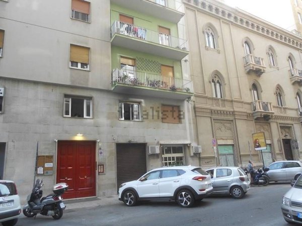 ufficio in affitto a Palermo in zona Politeama