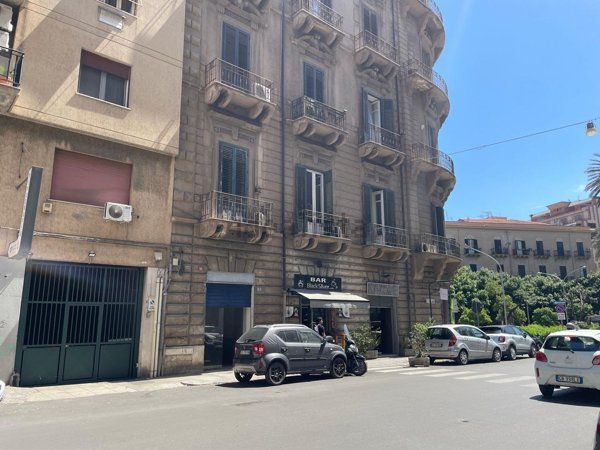 locale commerciale in affitto a Palermo in zona Politeama