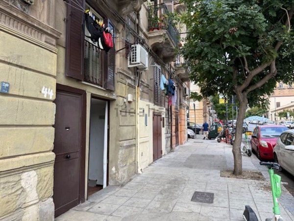 locale commerciale in affitto a Palermo in zona Libertà