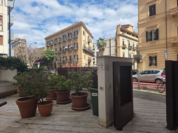 ufficio in affitto a Palermo in zona Libertà