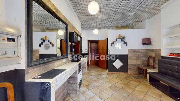 locale commerciale in affitto a Palermo in zona Libertà