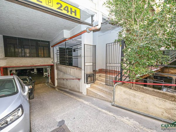 locale commerciale in affitto a Palermo in zona Politeama