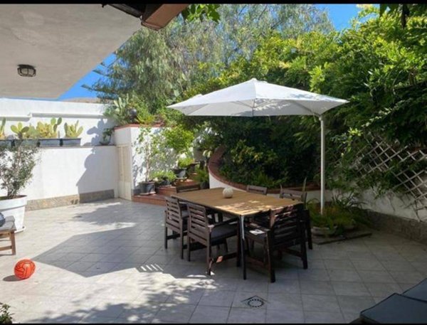 casa indipendente in affitto a Palermo in zona Mondello