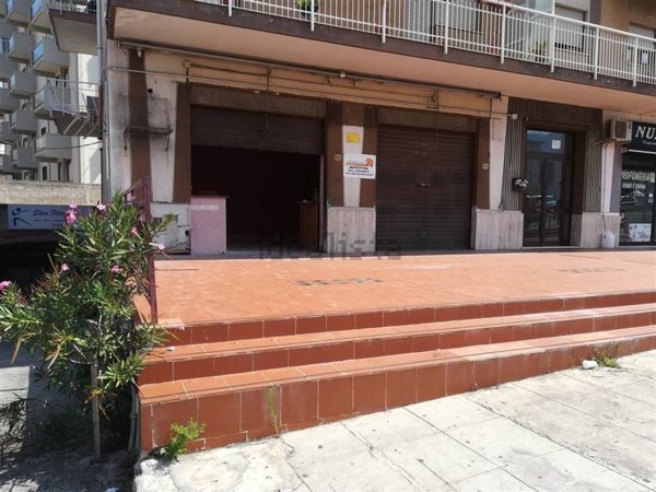 locale commerciale in affitto a Palermo in zona Oreto