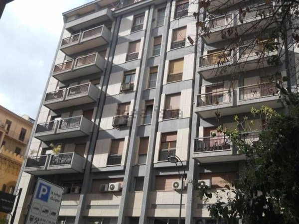 ufficio in affitto a Palermo in zona Libertà