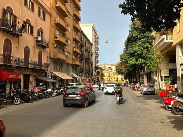 ufficio in affitto a Palermo in zona Libertà
