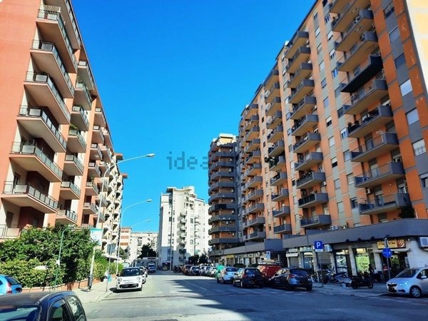 ufficio in affitto a Palermo in zona Malaspina/Palagonia