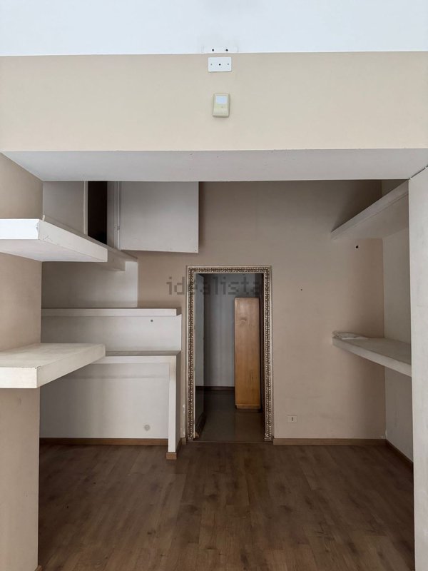 locale commerciale in affitto a Palermo in zona Libertà