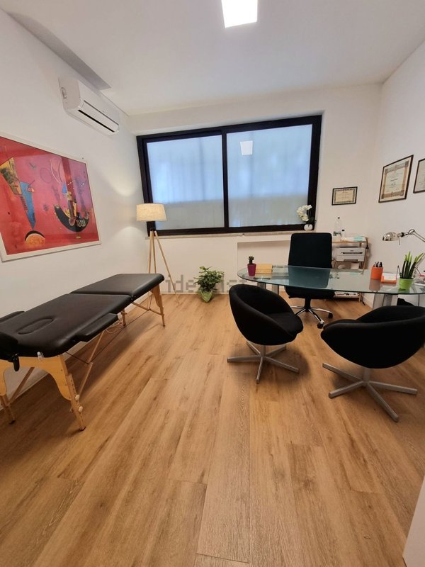 ufficio in affitto a Palermo in zona Politeama