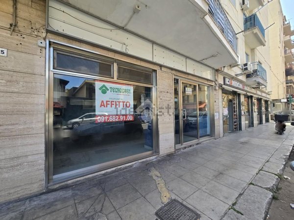 locale commerciale in affitto a Palermo in zona Noce