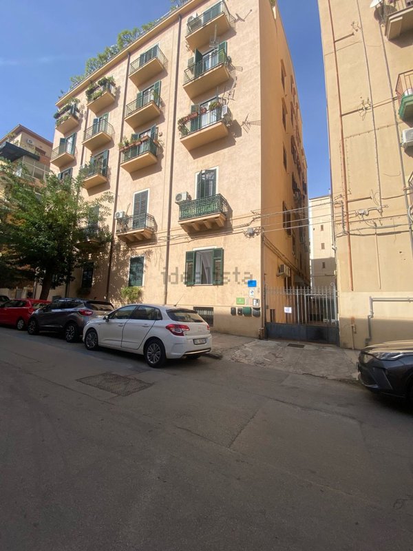 ufficio in affitto a Palermo in zona Libertà