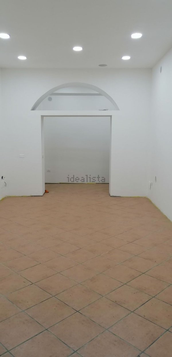 negozio in affitto a Palermo in zona San Lorenzo