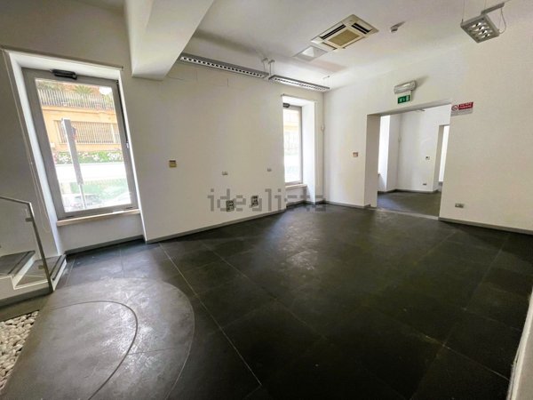 locale commerciale in affitto a Palermo in zona Libertà