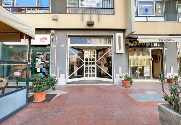 locale commerciale in affitto a Palermo in zona Malaspina/Palagonia