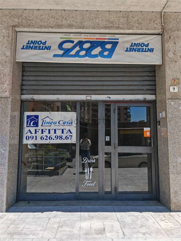 locale commerciale in affitto a Palermo in zona Malaspina/Palagonia