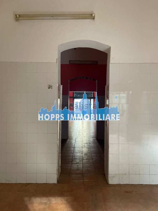locale commerciale in affitto a Palermo in zona Libertà