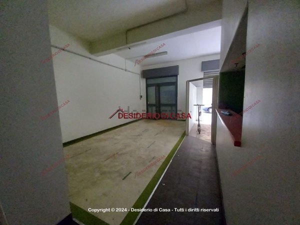 locale commerciale in affitto a Palermo in zona Malaspina/Palagonia