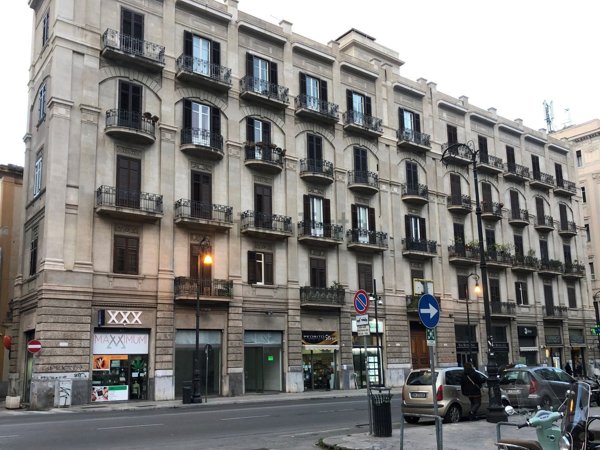 locale commerciale in affitto a Palermo