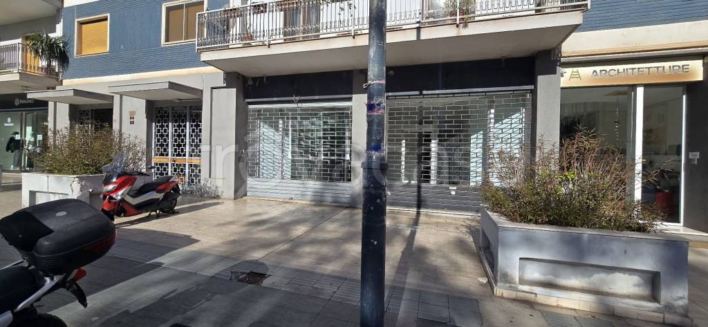 negozio in affitto a Palermo